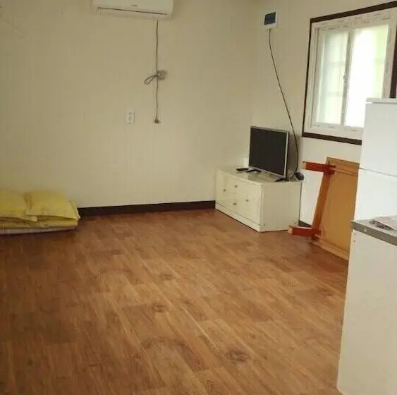 Basic-huoneisto 1 Makuuhuone, Sirak Pension