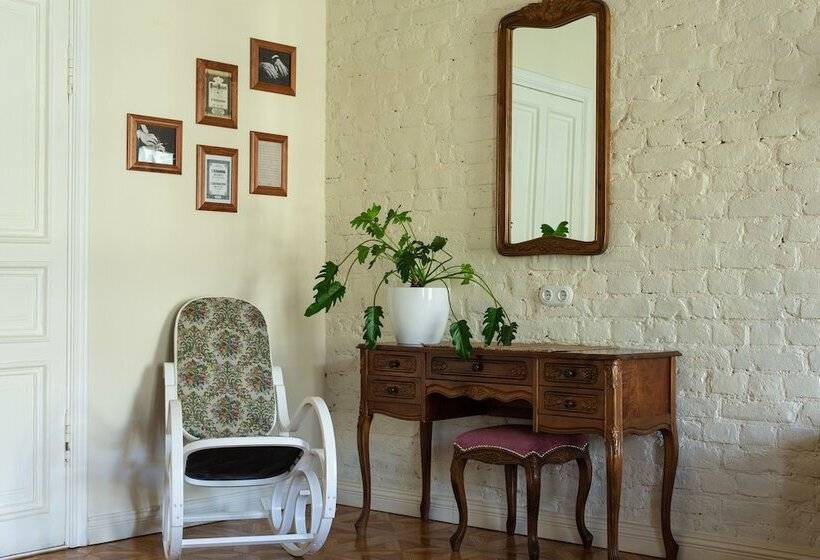 デラックスルーム, Metropolis