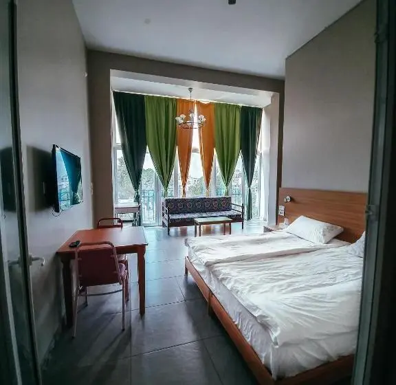 اتاق استاندارد یک نفره, Damask Rose, Lebanese Guest House