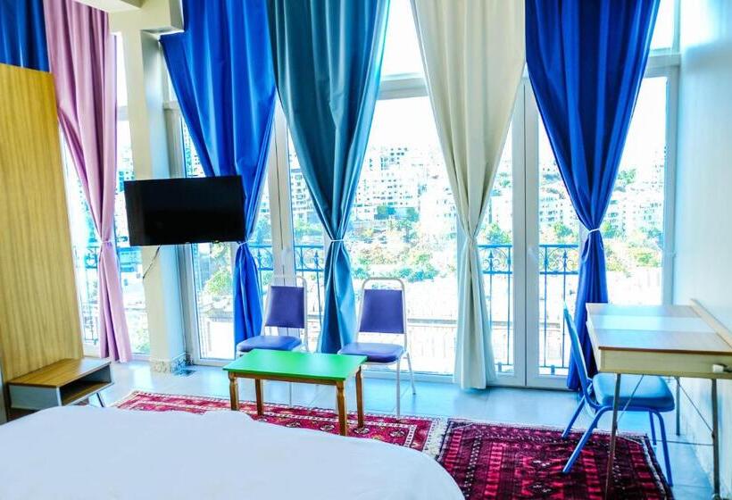 اتاق خانوادگی, Damask Rose, Lebanese Guest House