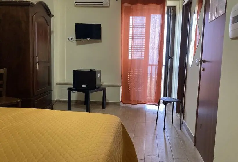 オーシャンビュースタンダードルーム, B&b Relais Da Clorinda