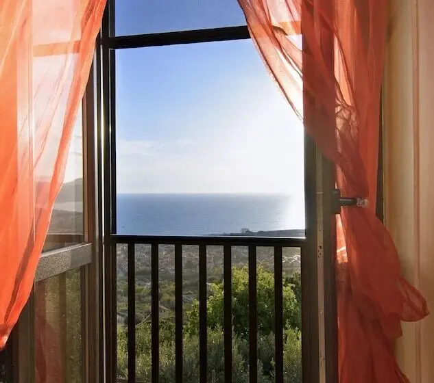 オーシャンビュースタンダードルーム, B&b Relais Da Clorinda