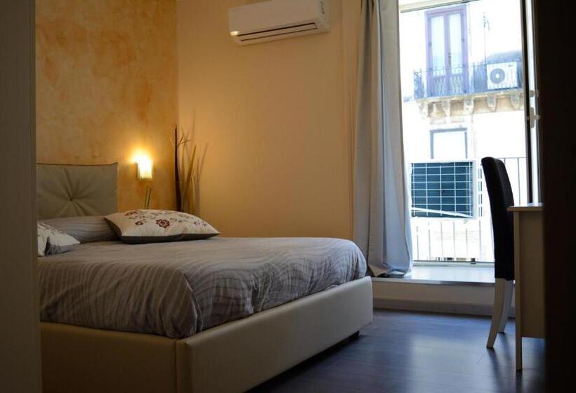 غرفة ديلوكس مزودة بشرفة, Catania Etnea Bed And Breakfast