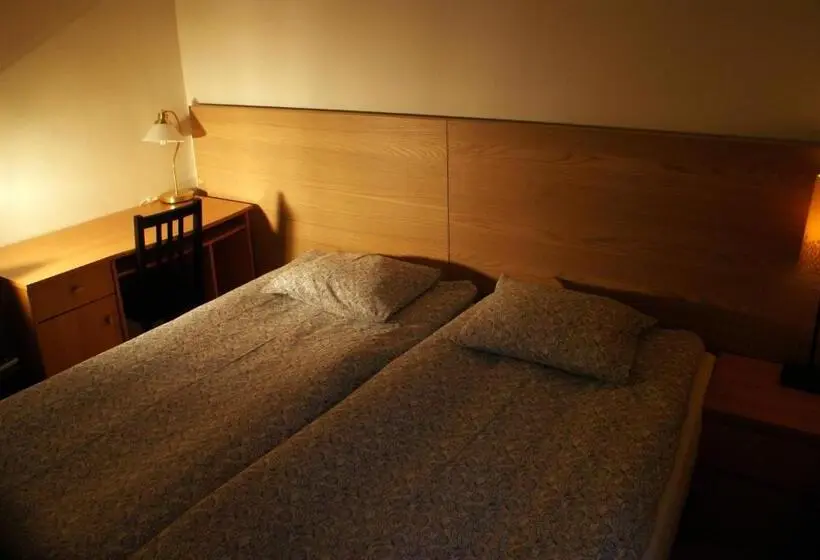 اتاق استاندارد با سرویس بهداشتی مشترک, Central Station Hostel