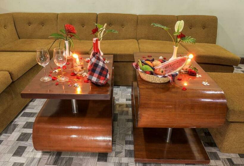 سوییت, Bharatpur Garden Resort