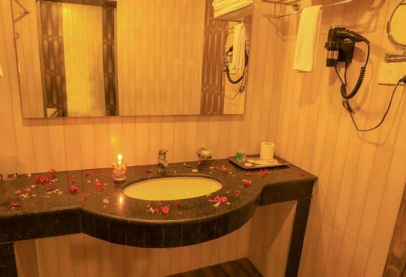 اتاق لوکس خانوادگی, Bharatpur Garden Resort