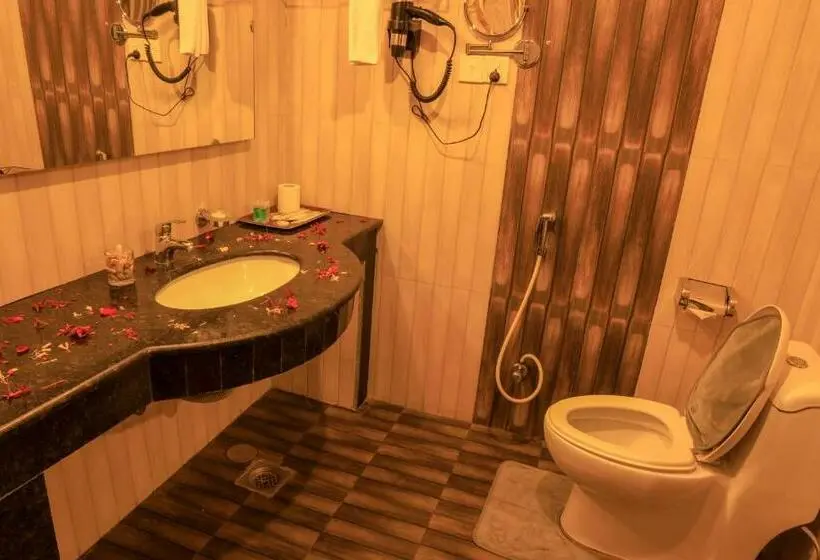 اتاق لوکس, Bharatpur Garden Resort