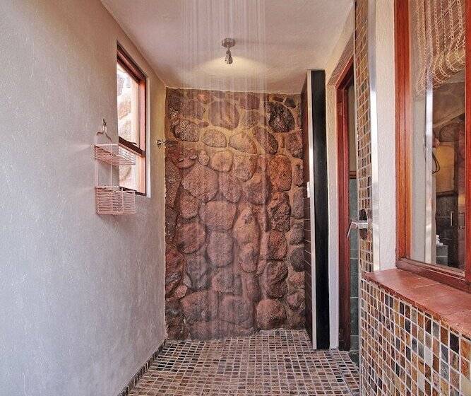 جناح ديلوكس مع إطلالة على النهر, Camp Ndlovu