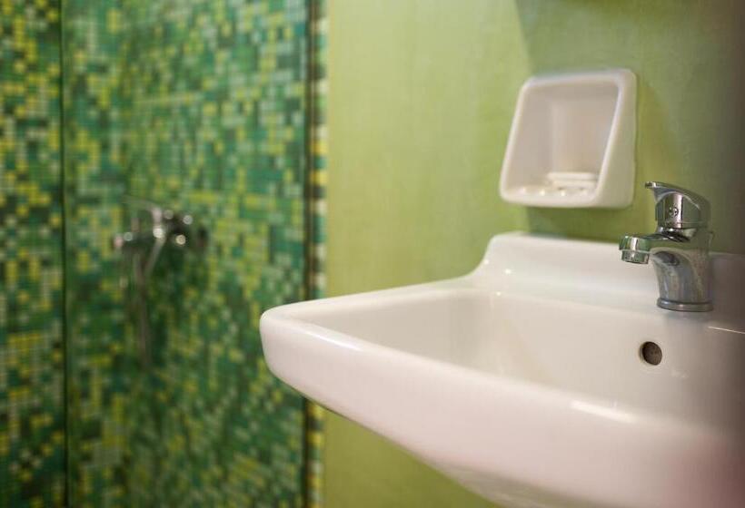 带海景的高档三人间, Ionio