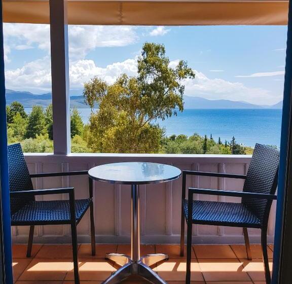 Triplo Superior Vista Mar, Ionio