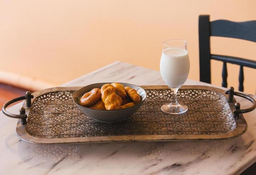 Apartamento 2 Dormitórios, Ionio