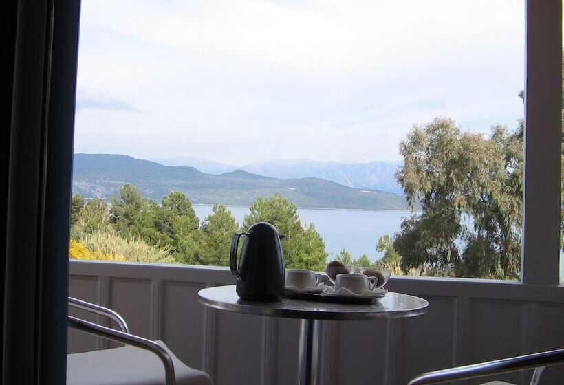 带海景的高档三人间, Ionio