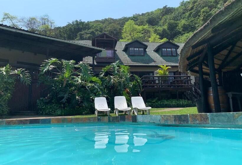 Deluxe room with river view, Umtamvuna River Lodge