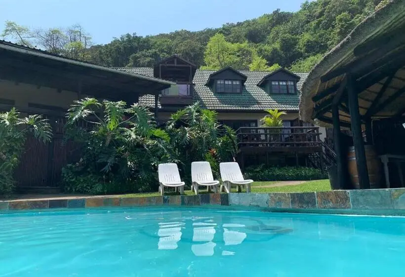 Deluxe room with river view, Umtamvuna River Lodge