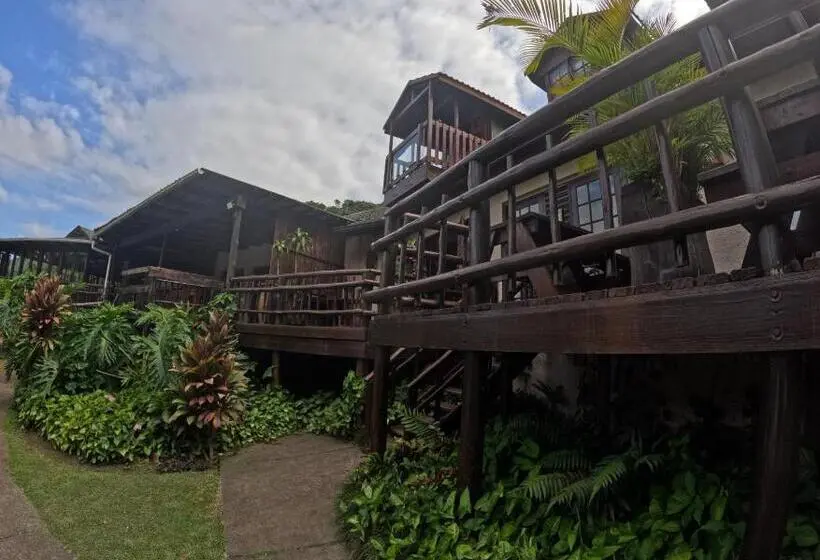 Deluxe room with river view, Umtamvuna River Lodge