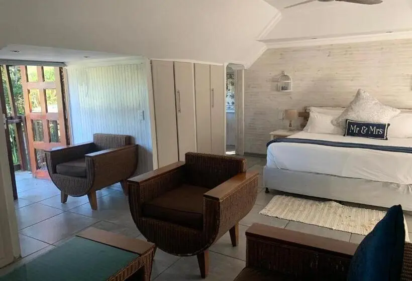 庭の見える1ベッドルームアパートメント, Umtamvuna River Lodge