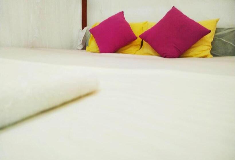 اتاق لوکس, Aluthgedara Guest House