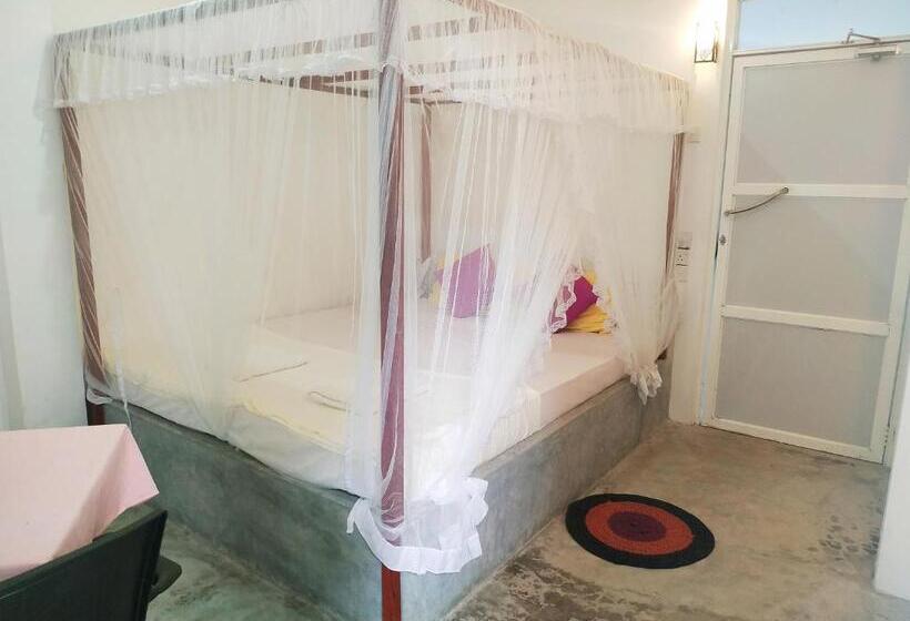 اتاق لوکس, Aluthgedara Guest House