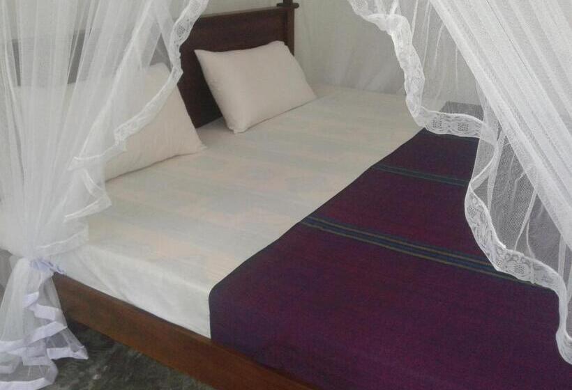 Quarto Triplo Estandar, Aluthgedara Guest House