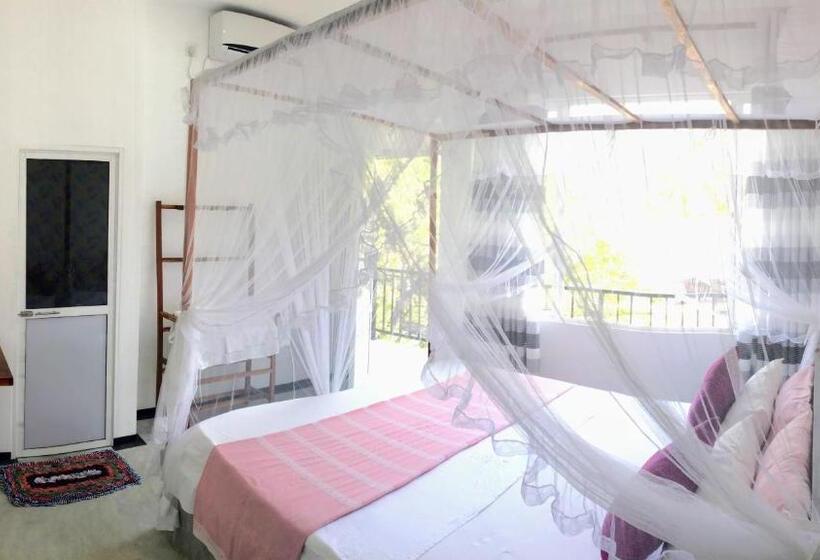 اتاق استاندارد با تخت بزرگ, Aluthgedara Guest House