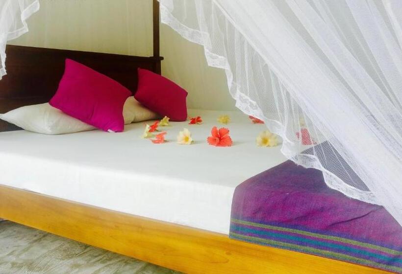 Quarto Triplo Estandar, Aluthgedara Guest House