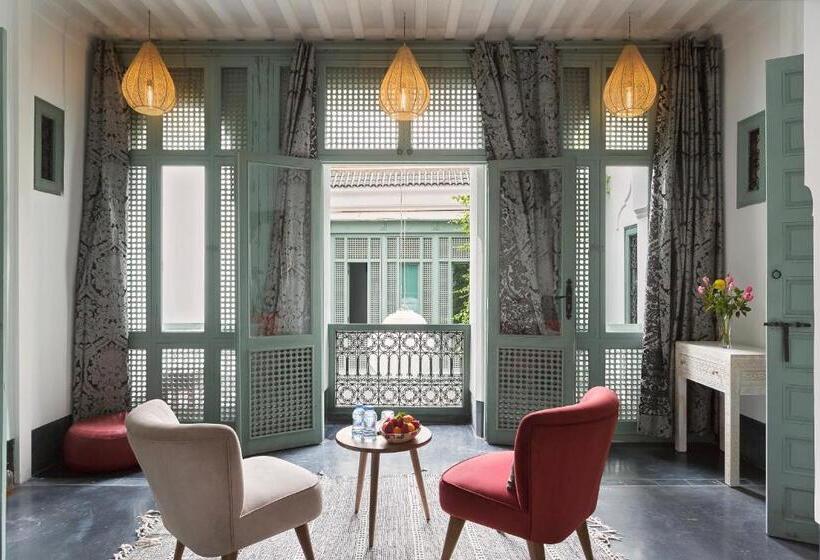 سوییت لوکس, Riad Dar Nakous