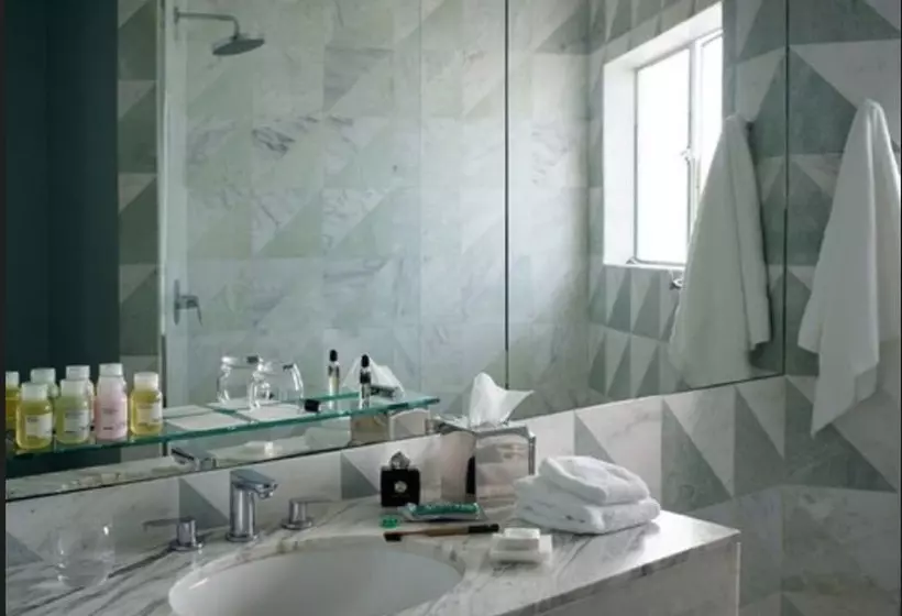 اتاق لوکس, Avalon Hotel Beverly Hills, A Member Of Design Hotels