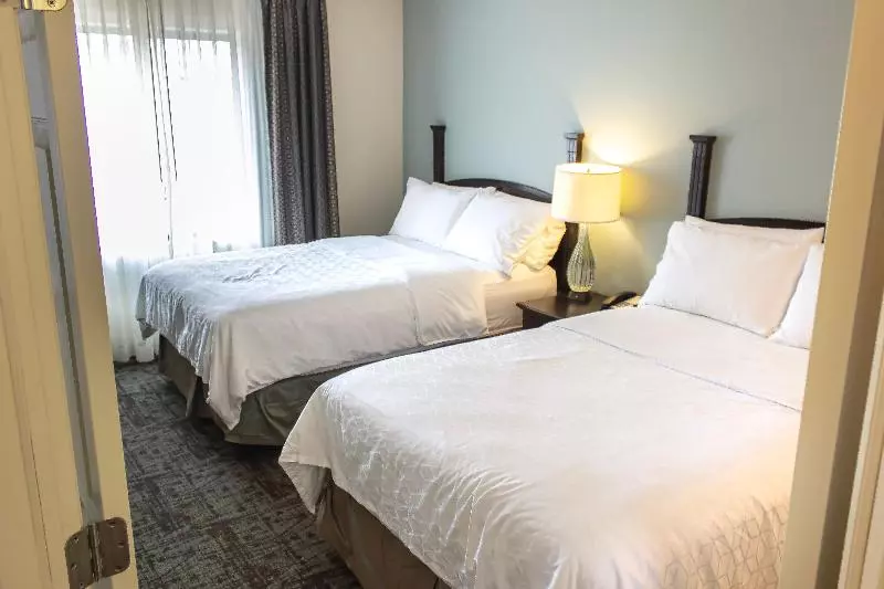 سوئیت جونیور برای معلولان, Avalon Hotel Beverly Hills, A Member Of Design Hotels