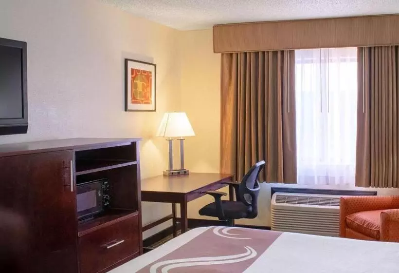 キングサイズベッドのスタンダードルーム, Quality Inn Plainfield  Indianapolis West