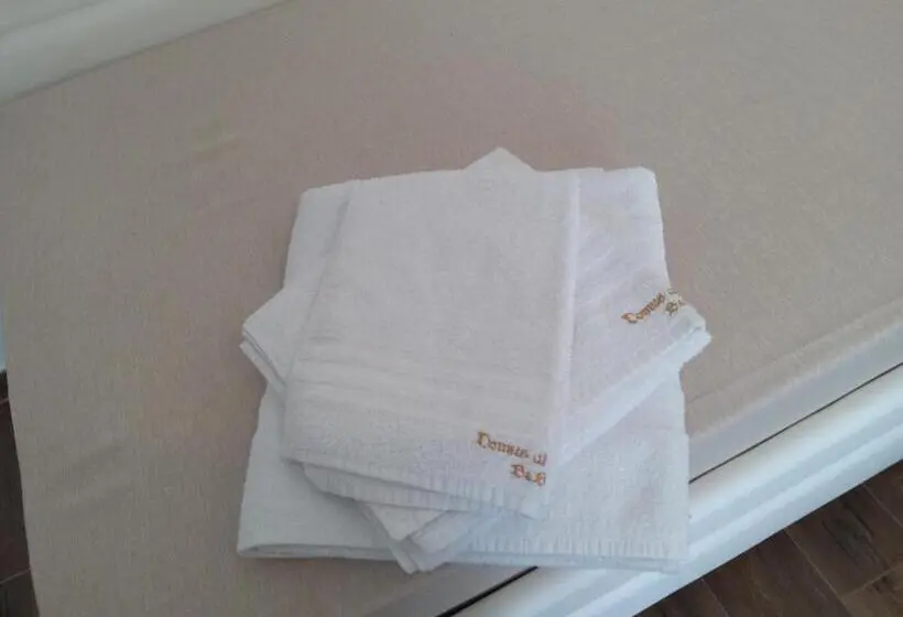 エコノミートリプルルーム, Domus Al Corso Con Servizio B&b