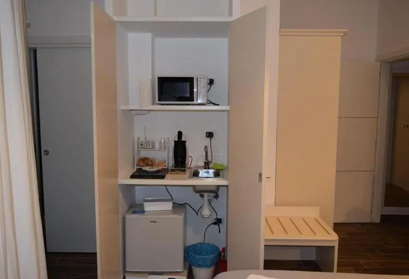スタンダードインサイドビュールーム, Domus Al Corso Con Servizio B&b