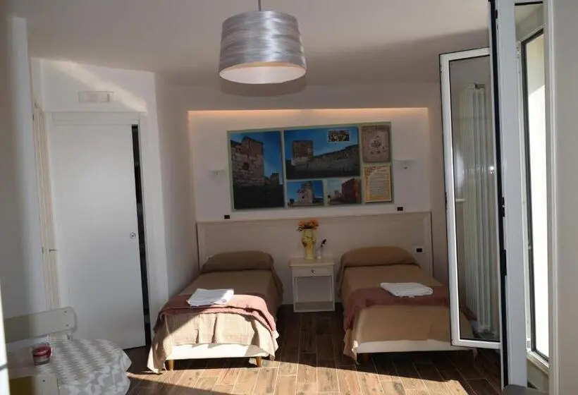 スーペリアトリプルルーム, Domus Al Corso Con Servizio B&b