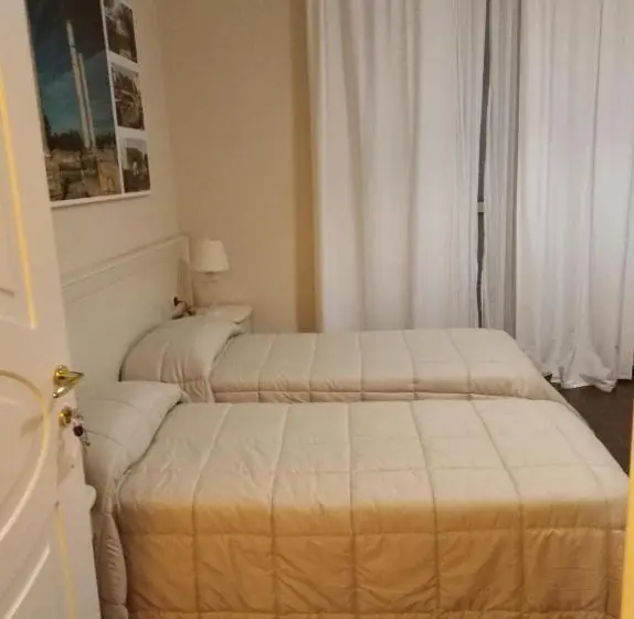 デラックスルーム, Domus Al Corso Con Servizio B&b