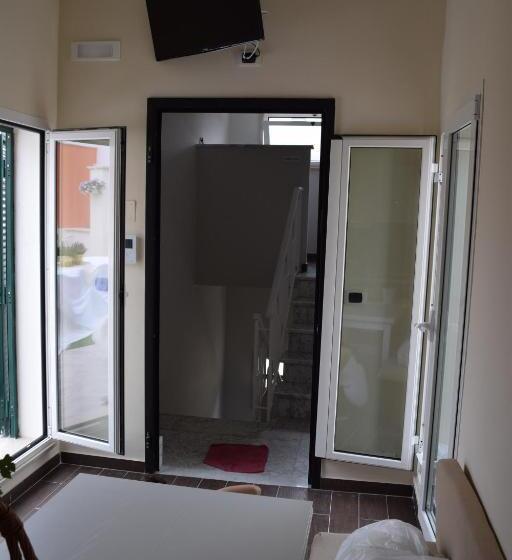 Четырехместный Номер Стандарт, Domus Al Corso Con Servizio B&b