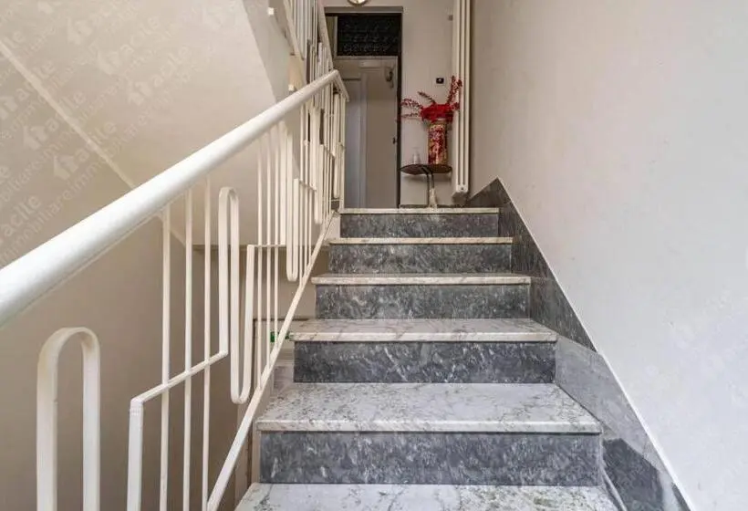 スタンダード４人部屋, Domus Al Corso Con Servizio B&b