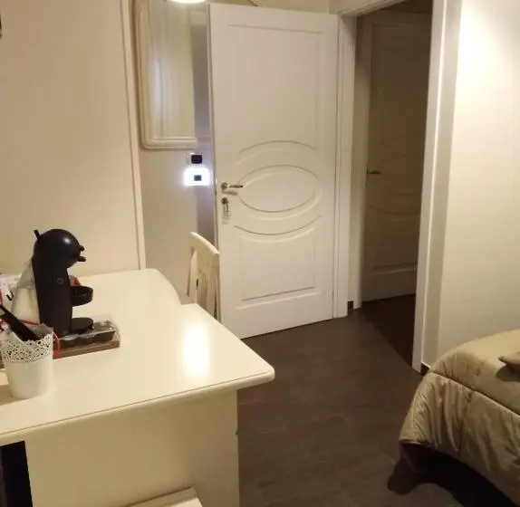 スタンダードルーム, Domus Al Corso Con Servizio B&b