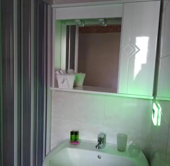スタンダードルーム, Domus Al Corso Con Servizio B&b
