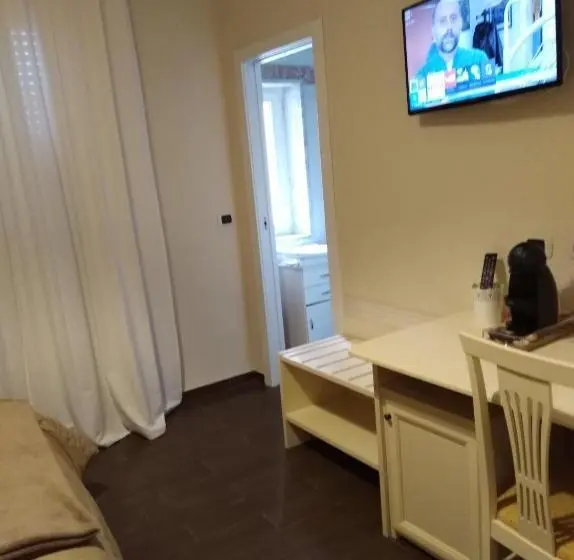 スタンダードルーム, Domus Al Corso Con Servizio B&b
