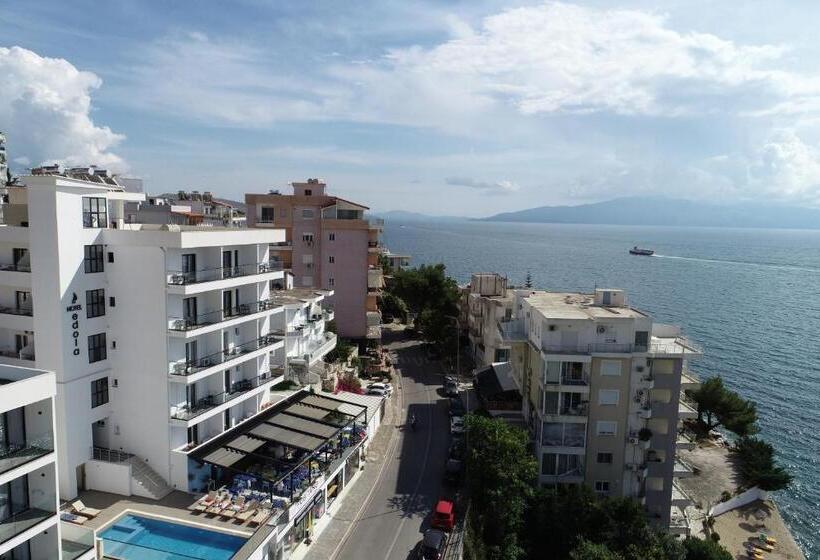 غرفة عائلية ذات إطلالة جانبية على البحر, Edola