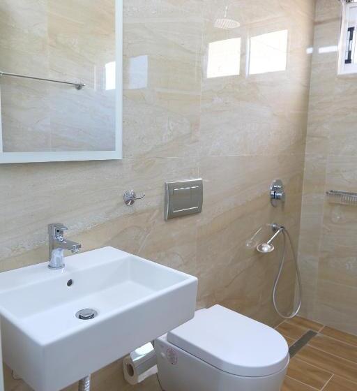 غرفة ديلوكس ثلاثية, Edola