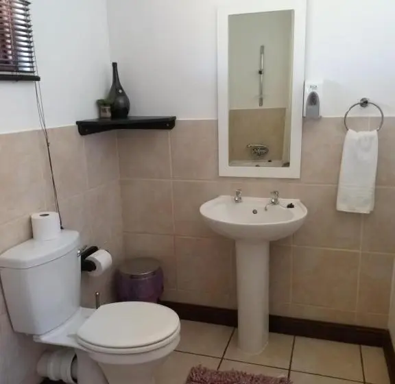 اتاق خانوادگی, African Sun Guest House