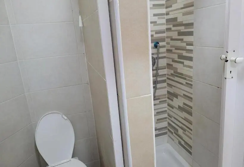 Camera Standard Bagno Condiviso, Relax On 247