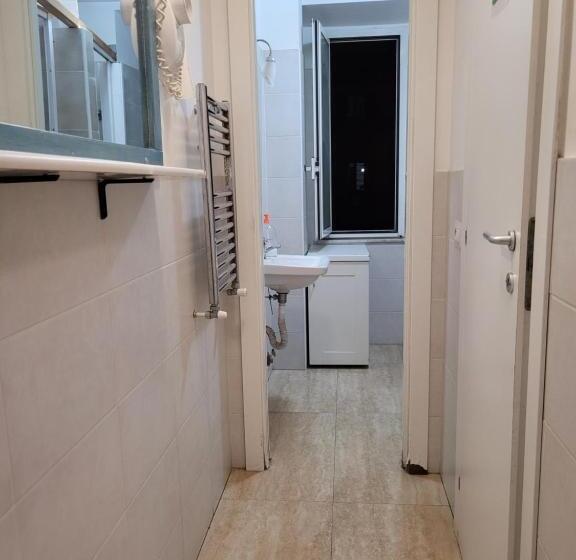 Camera Quadrupla Standard Bagno Condiviso, Relax On 247