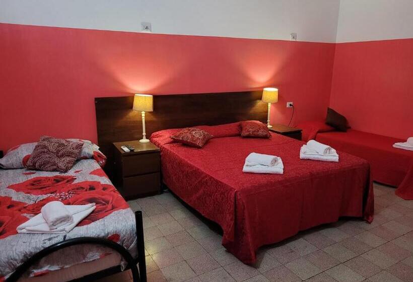 Camera Quadrupla Standard Bagno Condiviso, Relax On 247