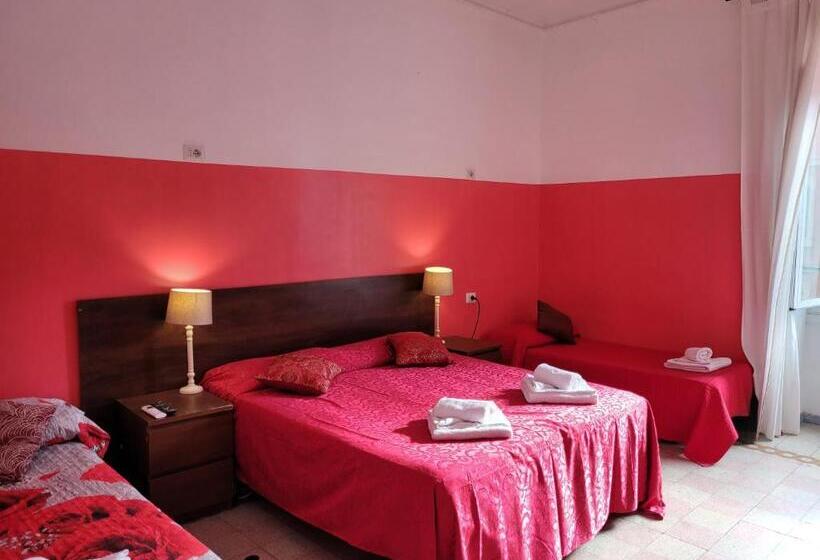 Camera Quadrupla Standard Bagno Condiviso, Relax On 247