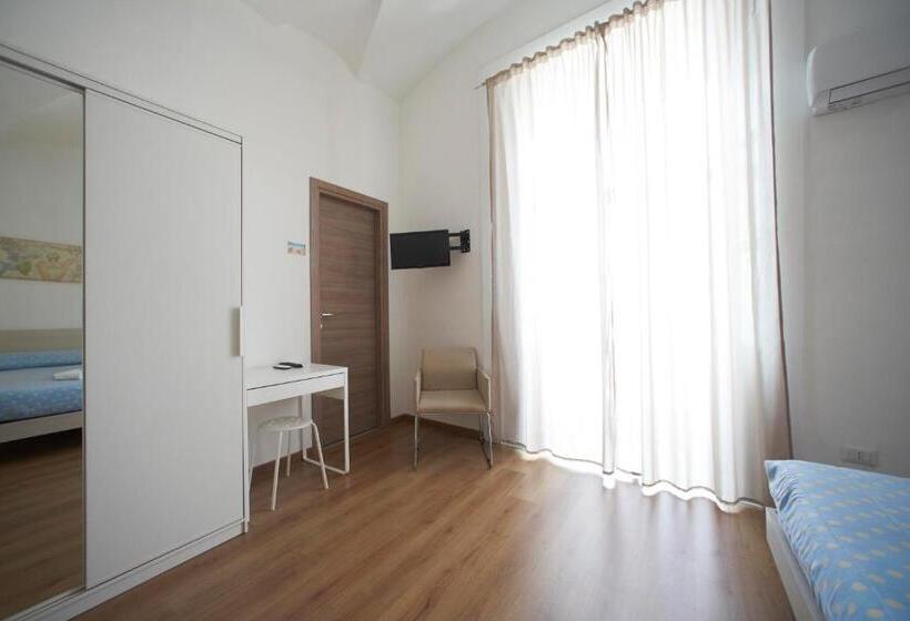 اتاق استاندارد با چشم‌انداز دریا, B&b Favola Mediterranea