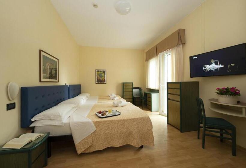 اتاق استاندارد چهار تخته, Milano