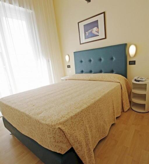 اتاق استاندارد چهار تخته, Milano