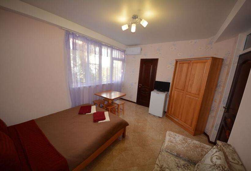 סוויטה משפחתית, Guest House Irina