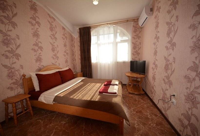 חדר דלוקס עם מרפסת נוף לים, Guest House Irina